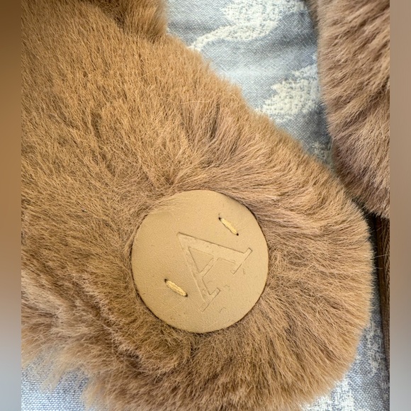 Anthropologie faux fur jewelled slippers - Picture 9 of 11